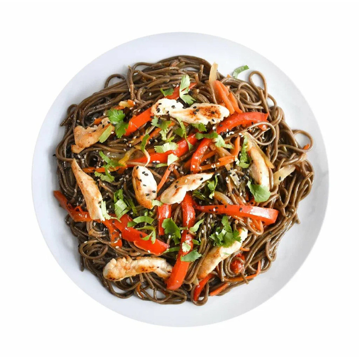 Лапша гречневая с курицей